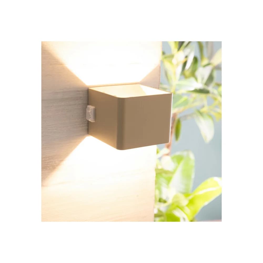 Brilliant LED Außen-Wandleuchte Iseo mobile LED Außenwandleuchte , Bewegungsmelder , magnetisch , beige