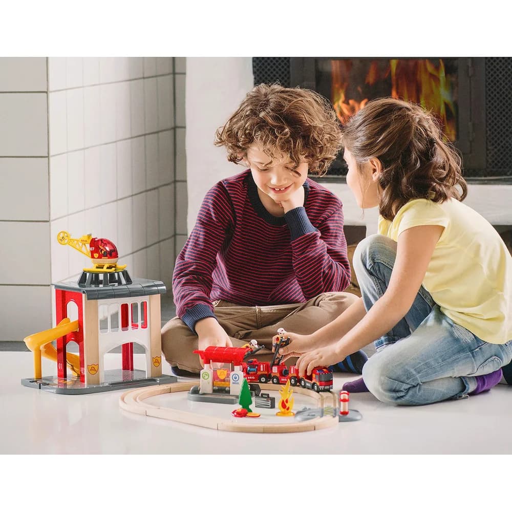 BRIO 63381500 BRIO World - Bahn Feuerwehr Set
