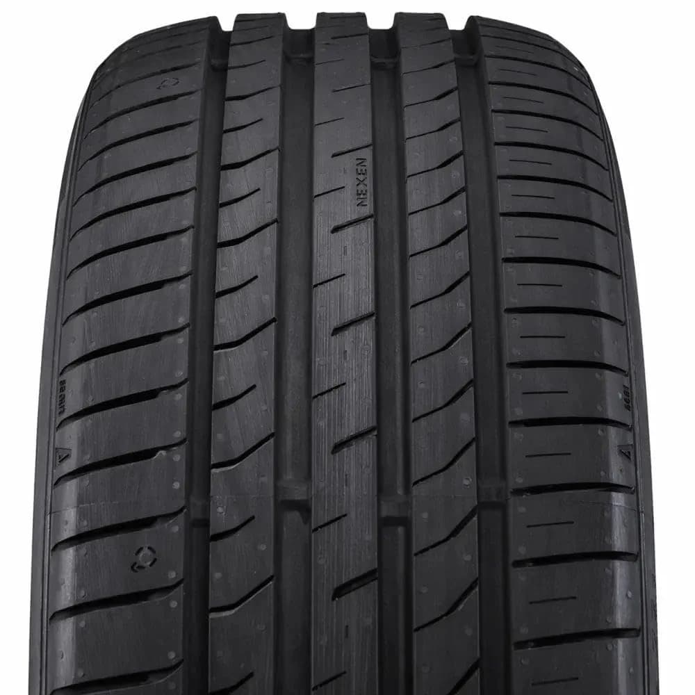 Kumho Wi car-tyres WinterCraft WP52 ( 235/60 R18 107V XL )